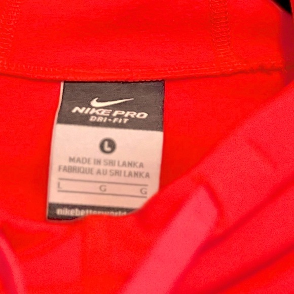 Nike Pro Dri-Fit Large Hoodie - Picture 3 of 5